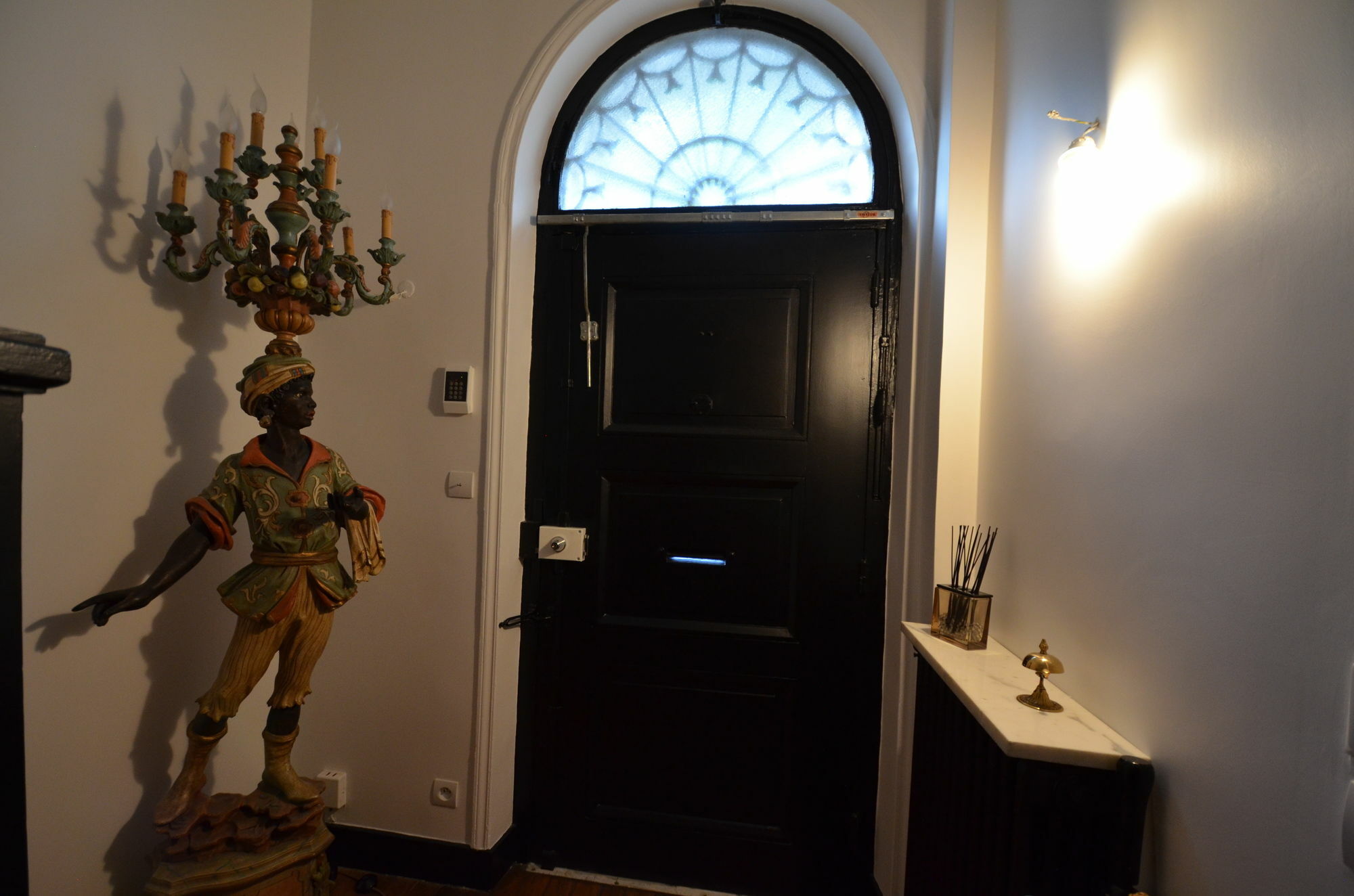 Le Jardin De Rochegrosse Bed & Breakfast Париж Екстериор снимка